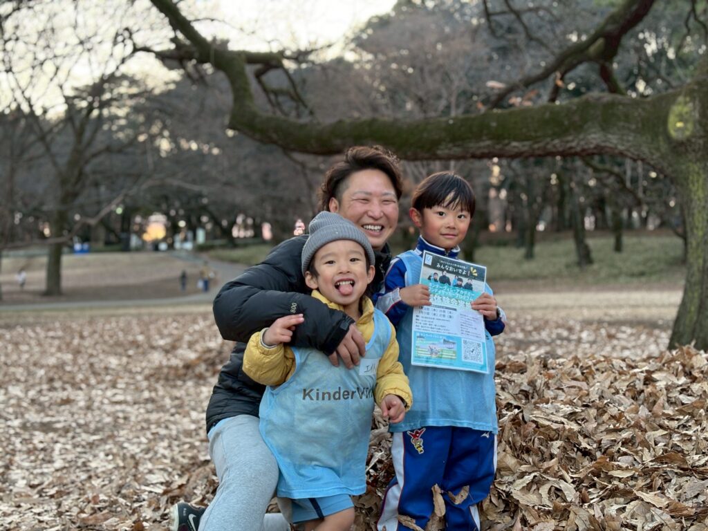 キンダーヴィレワンデイサッカー教室に参加してくれた子どもたちとの集合写真